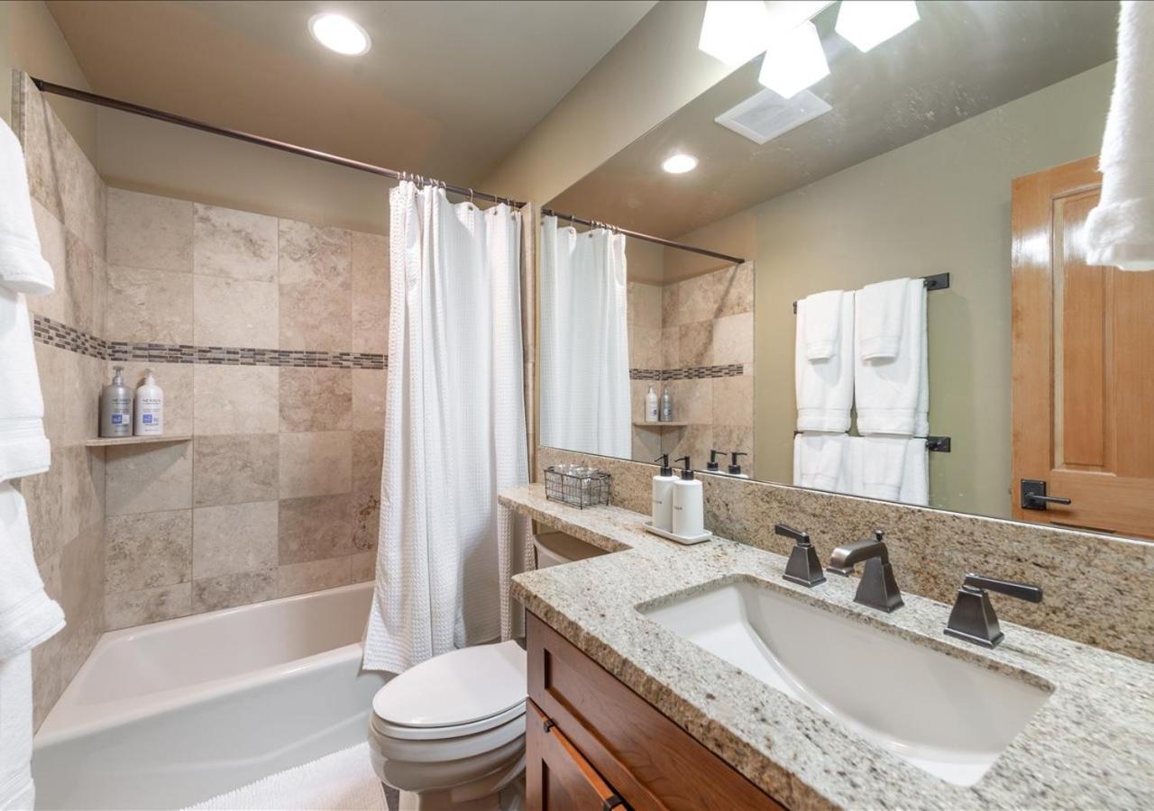 Cozy Northstar Village Condo Walk To Lifts 2 Full Ba Excellent Location トラッキー エクステリア 写真